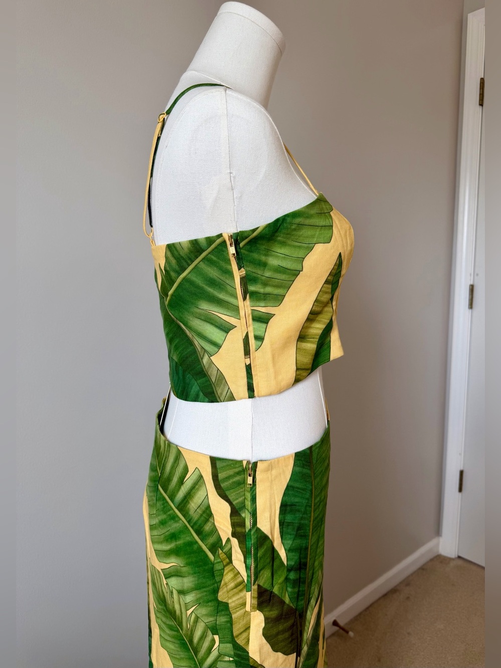 FARM Rio Soft Yellow 3D Banana Leaves Cutout Maxi Dress Lined NWT - Size M/L - Picture 8 of 15